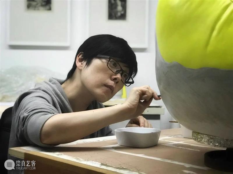 特别项目 |《枕头与椅子》 “积聚与生成——2020上海当代艺术展”参展作品 项目 枕头与椅子 作品 上海 艺术展 Project ANDCHAIR 周小平 当代 艺术家 崇真艺客