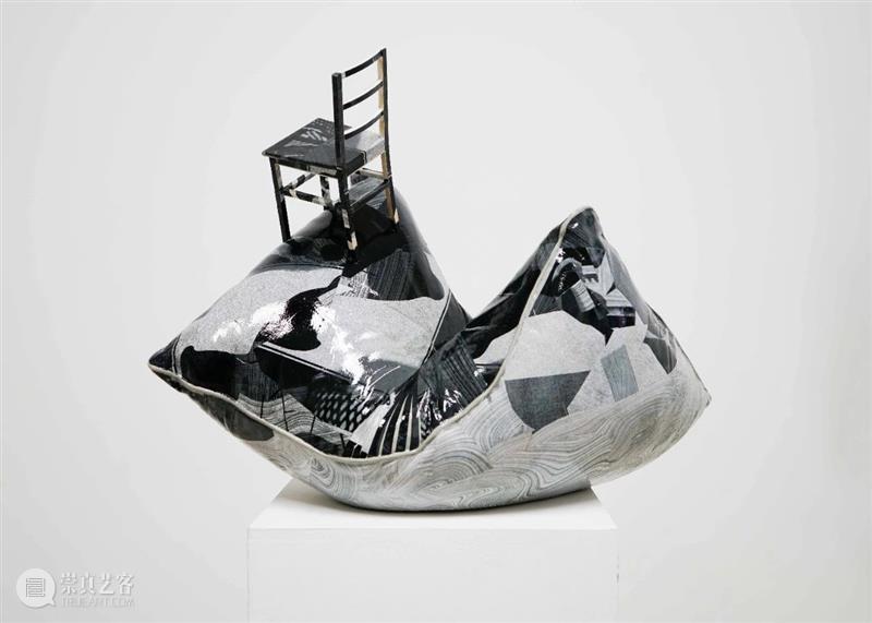 特别项目 |《枕头与椅子》 “积聚与生成——2020上海当代艺术展”参展作品 项目 枕头与椅子 作品 上海 艺术展 Project ANDCHAIR 周小平 当代 艺术家 崇真艺客