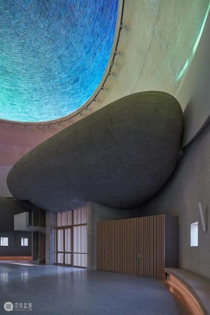 彩虹教堂 / Atelier Stepan 博文精选 ADCNews 教堂 彩虹 Boys Play 建筑师 MarekJan těpán 过去 概念 天堂 崇真艺客