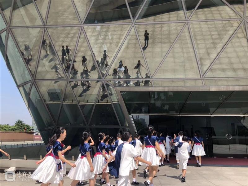 不平凡的2020，来读诗，来歌唱吧！ 唱吧 金色 国会大厦 圆顶 月光 合金 外形 细节 神话 原型 崇真艺客