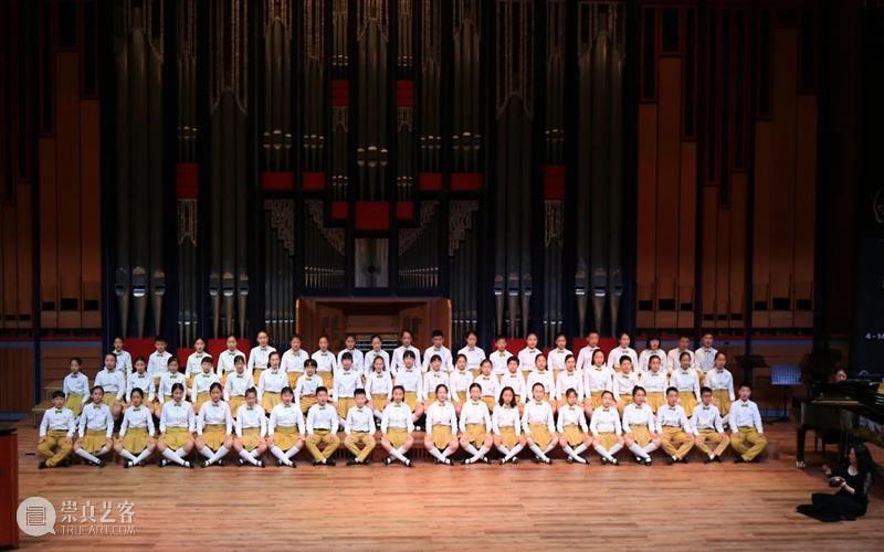 不平凡的2020，来读诗，来歌唱吧！ 唱吧 金色 国会大厦 圆顶 月光 合金 外形 细节 神话 原型 崇真艺客