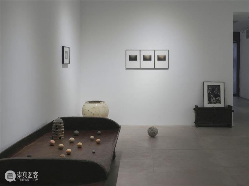 在时间的意志下，我们识得需与时间为友 时间 意志 四方 上下 曰宇 天地 天地之中 人类 短暂的生命 生活 崇真艺客