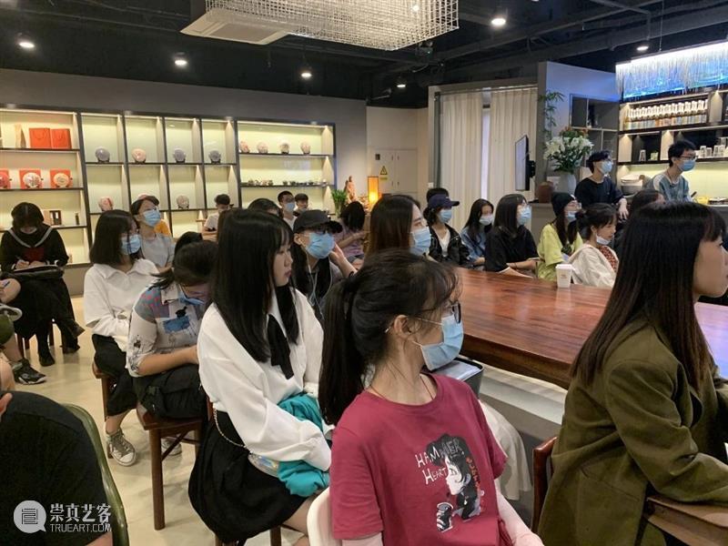 现场 | 张弛艺术分享会 张弛 艺术 现场 太古 美术馆 气氛 人生 经历 生涯 观众 崇真艺客