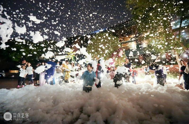 麓湖社区公共艺术季xA4奇妙夜|一场荒诞童话剧场之旅 麓湖 社区 艺术 童话 剧场 季xA 项目 童话剧场 夜晚 瞬间 崇真艺客