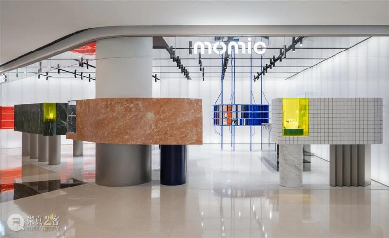 材质的对比，MOMIC 手表品牌集合店 / 西涛设计工作室 西涛设计工作室 手表 品牌 MOMIC 材质 Studio 蜜糖 白色 大理石 体块 崇真艺客