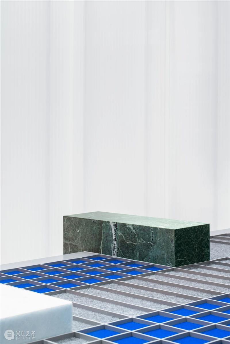 材质的对比，MOMIC 手表品牌集合店 / 西涛设计工作室 西涛设计工作室 手表 品牌 MOMIC 材质 Studio 蜜糖 白色 大理石 体块 崇真艺客