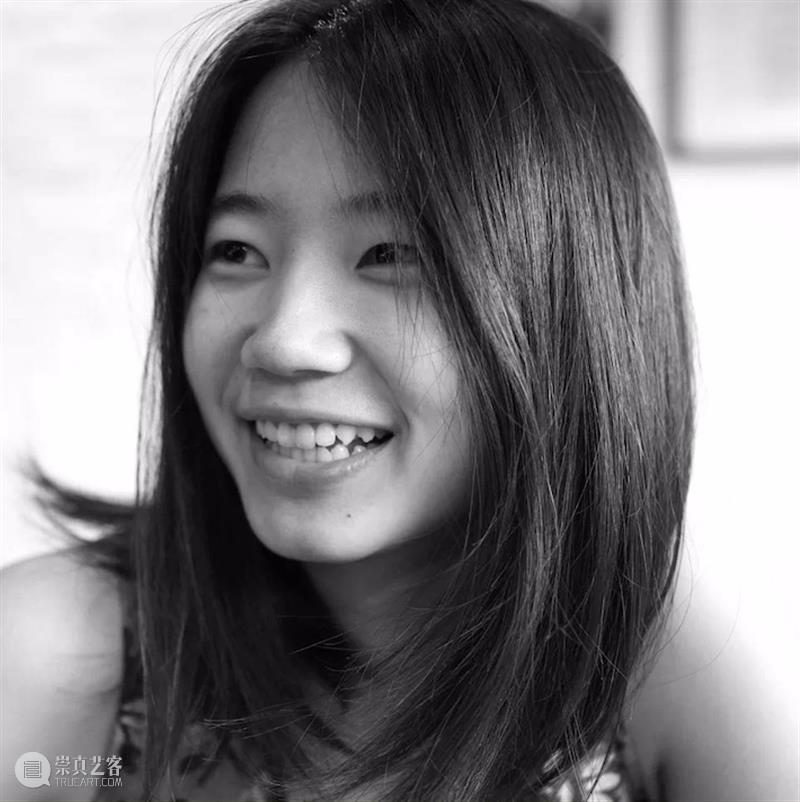 闭 幕 将 至 ！10.18 “忍不住转身”闭幕活动 活动 0113:00 展人 黄文珑 地点 中间美术馆 前台 导览 门票 策展人 崇真艺客