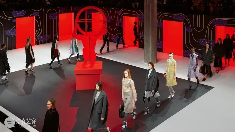 倒数4天！「 Prada x 蘇富比：记忆的载体」 网上专场 蘇富比 网上 记忆 Prada 载体 专场 缪西娅 普拉达 压轴 个人 崇真艺客