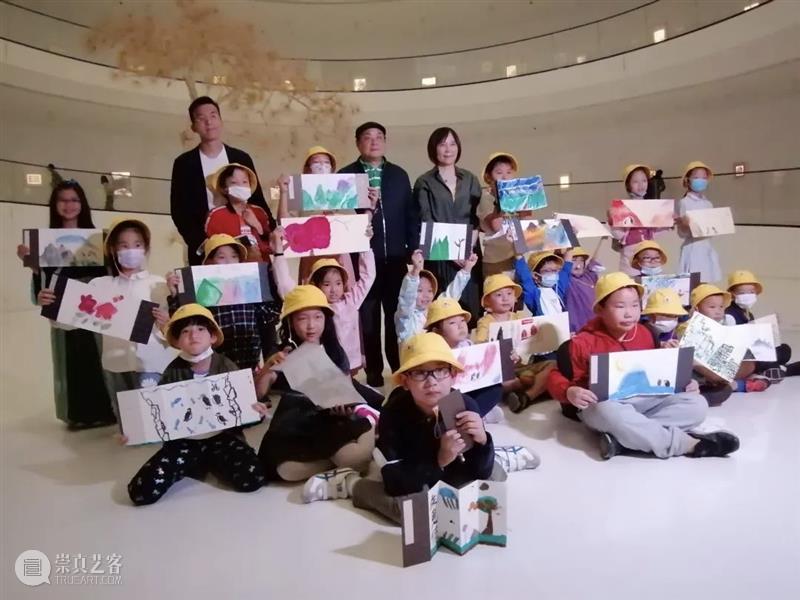 展览进入倒计时！你还没来嘛？ 倒计时 十一 假期 玩法 宝龙美术馆 水泥 装置 线型 数据 股票 崇真艺客