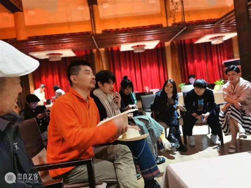 今日美育 | 跟着艺术界名师们一起“梦回敦煌” 敦煌 美育 艺术界 名师们 盛大 之中 石窟 艺术 精华 时代 崇真艺客