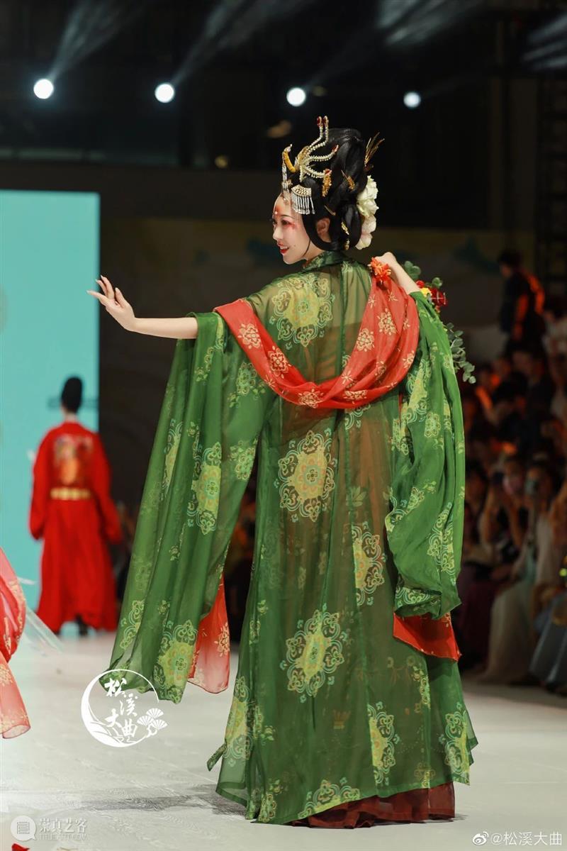 汉服走秀因“吵架”火上微博热搜,1000万网友围观心疼!热爱岂能用钱赔偿? 汉服 微博 网友 本文 公众 efifan 很多人 成都 华裳 九州 崇真艺客