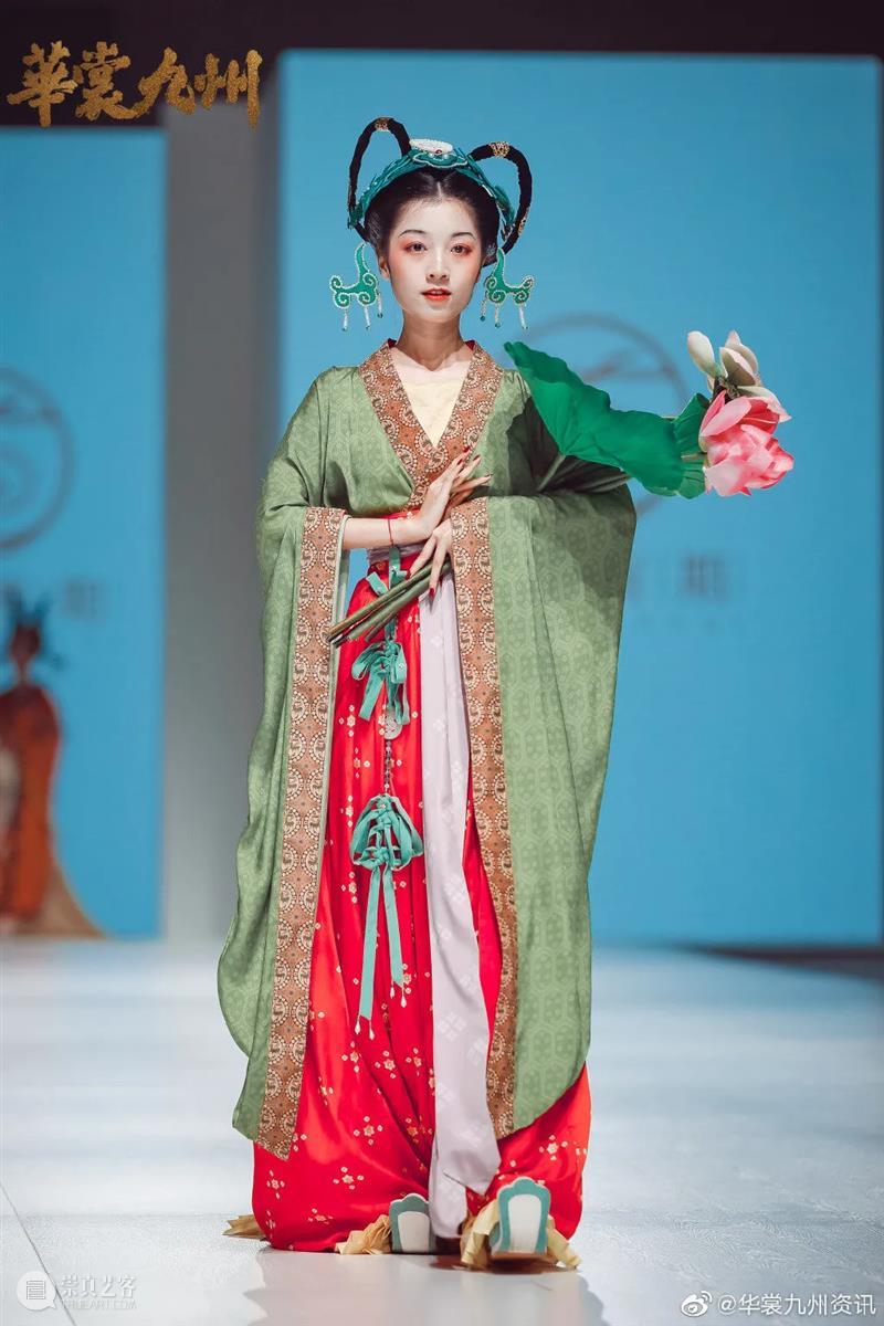 汉服走秀因“吵架”火上微博热搜,1000万网友围观心疼!热爱岂能用钱赔偿? 汉服 微博 网友 本文 公众 efifan 很多人 成都 华裳 九州 崇真艺客
