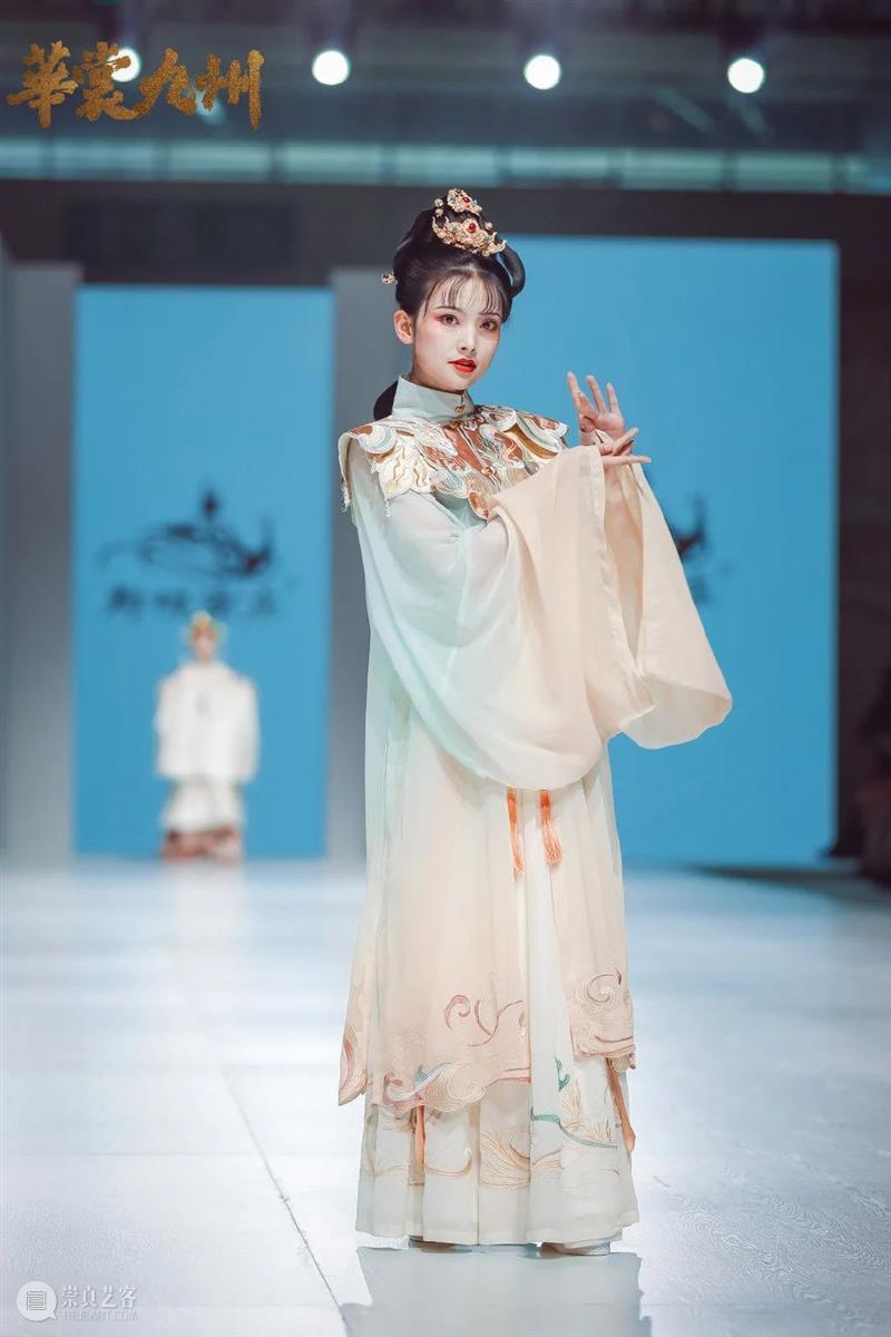 汉服走秀因“吵架”火上微博热搜,1000万网友围观心疼!热爱岂能用钱赔偿? 汉服 微博 网友 本文 公众 efifan 很多人 成都 华裳 九州 崇真艺客