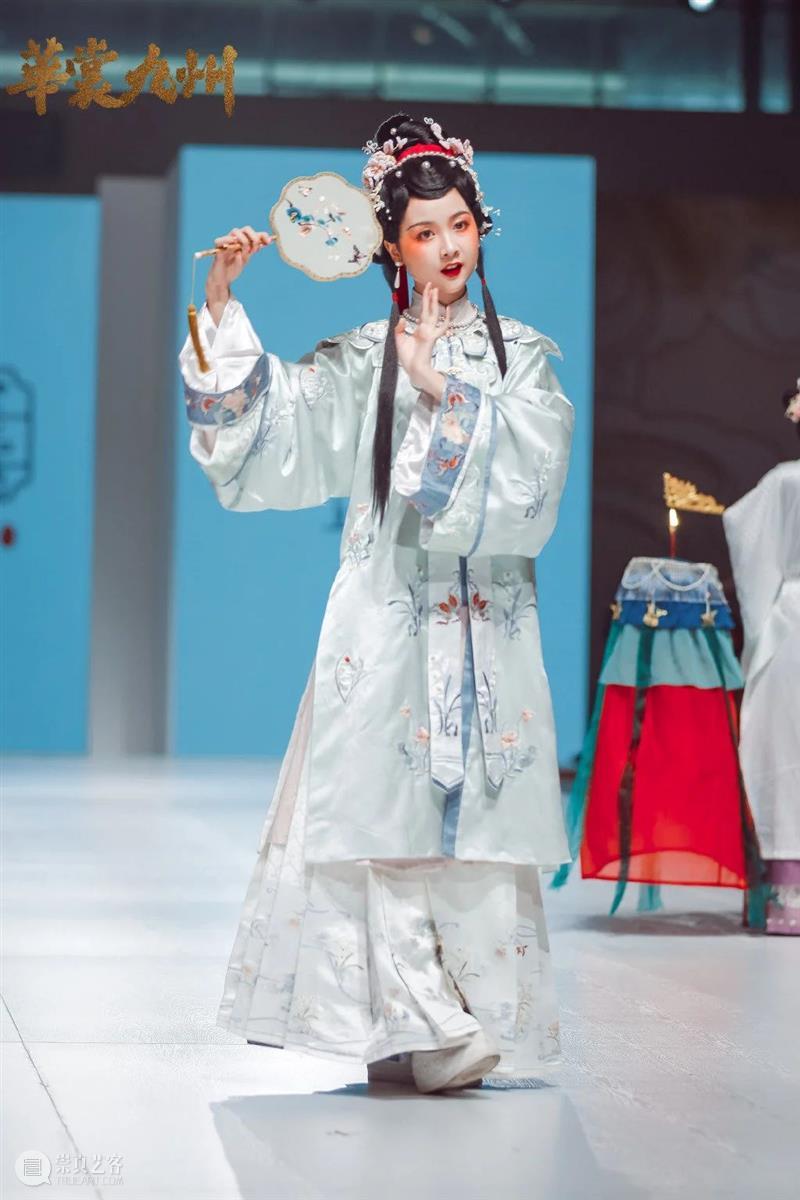 汉服走秀因“吵架”火上微博热搜,1000万网友围观心疼!热爱岂能用钱赔偿? 汉服 微博 网友 本文 公众 efifan 很多人 成都 华裳 九州 崇真艺客