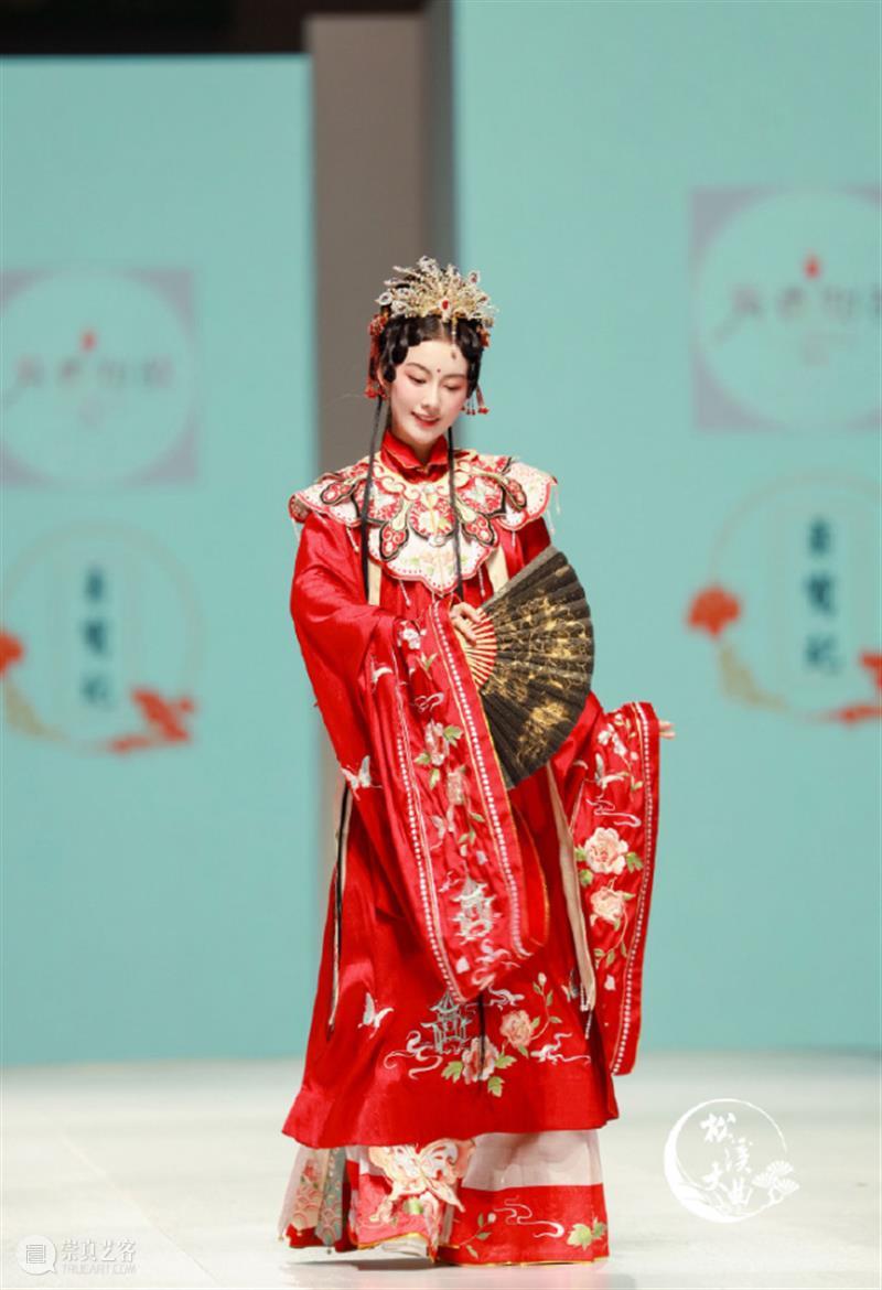 汉服走秀因“吵架”火上微博热搜,1000万网友围观心疼!热爱岂能用钱赔偿? 汉服 微博 网友 本文 公众 efifan 很多人 成都 华裳 九州 崇真艺客