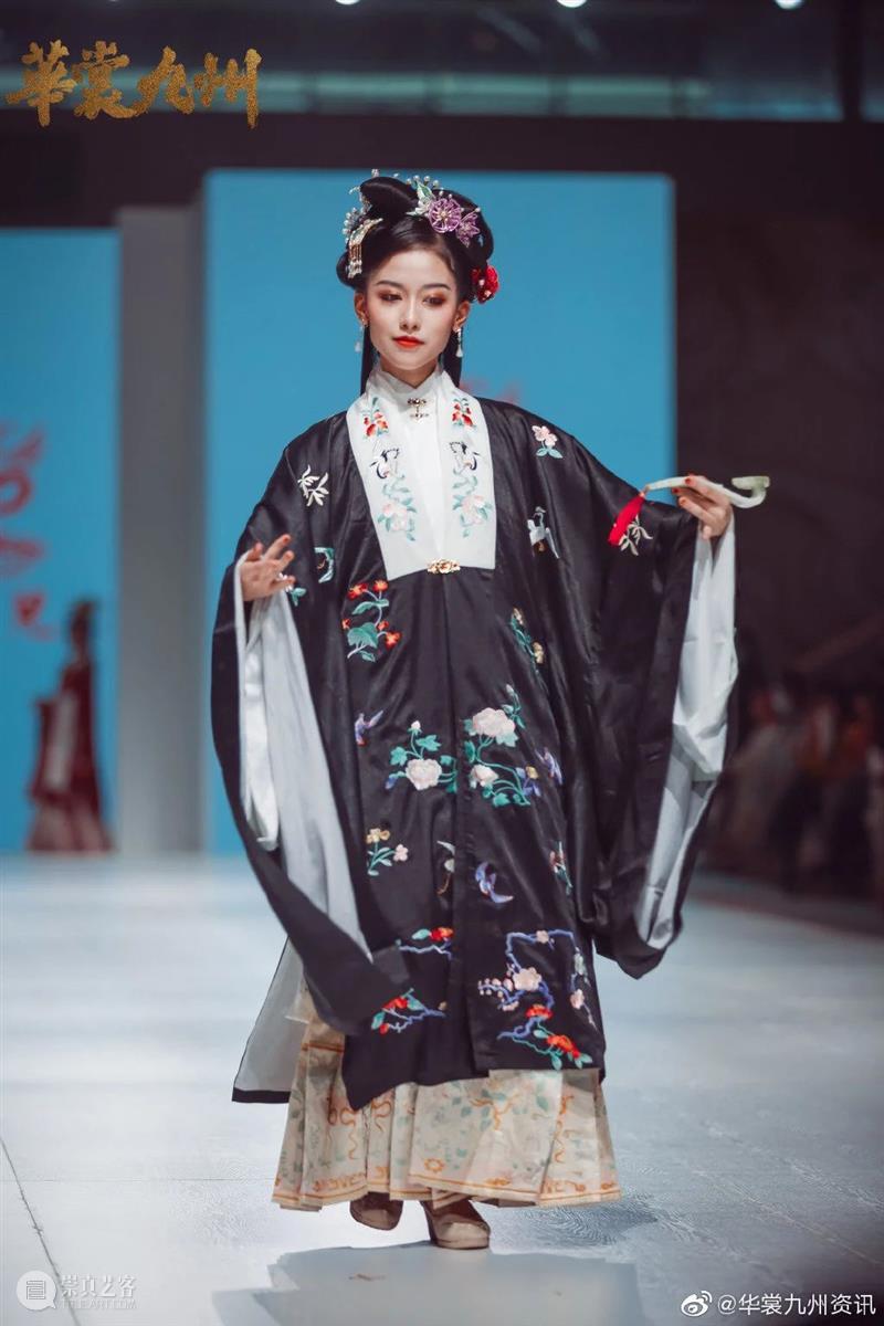 汉服走秀因“吵架”火上微博热搜,1000万网友围观心疼!热爱岂能用钱赔偿? 汉服 微博 网友 本文 公众 efifan 很多人 成都 华裳 九州 崇真艺客