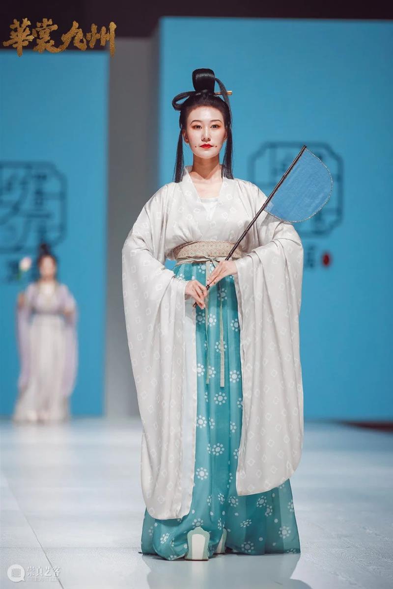 汉服走秀因“吵架”火上微博热搜,1000万网友围观心疼!热爱岂能用钱赔偿? 汉服 微博 网友 本文 公众 efifan 很多人 成都 华裳 九州 崇真艺客