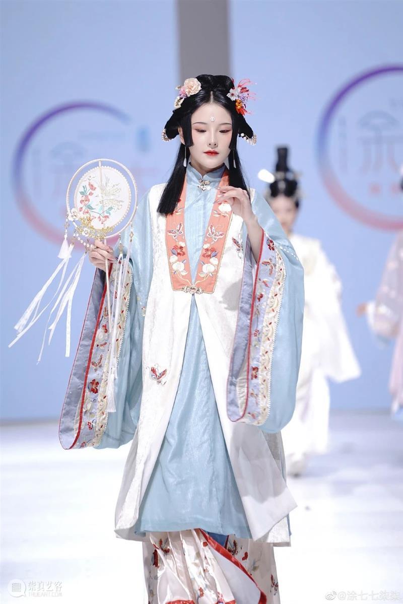 汉服走秀因“吵架”火上微博热搜,1000万网友围观心疼!热爱岂能用钱赔偿? 汉服 微博 网友 本文 公众 efifan 很多人 成都 华裳 九州 崇真艺客