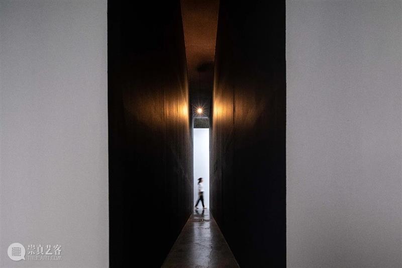 【新世纪】“仇晓飞:Part Ⅰ 赤”展览最后一周 仇晓飞 Part 新世纪 艺术家 个案 研究展 托洛茨基基 程序 时间 地址 崇真艺客