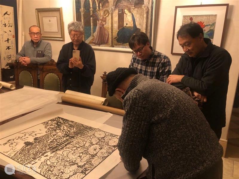 黄永玉将北京奥运主题巨幅作品《中国=mc²》捐赠给北京画院 黄永玉 中国 北京 奥运 主题 作品 北京画院 油画 版画 艺术展 崇真艺客