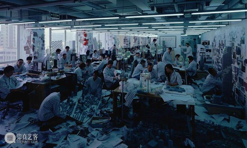 SCôP Conversation | 王庆松：大繁至简，以摆拍回应社会巨变 王庆松 社会 当时 作品 跟我学 伦敦 佳士得 人民币 目前 照片 崇真艺客
