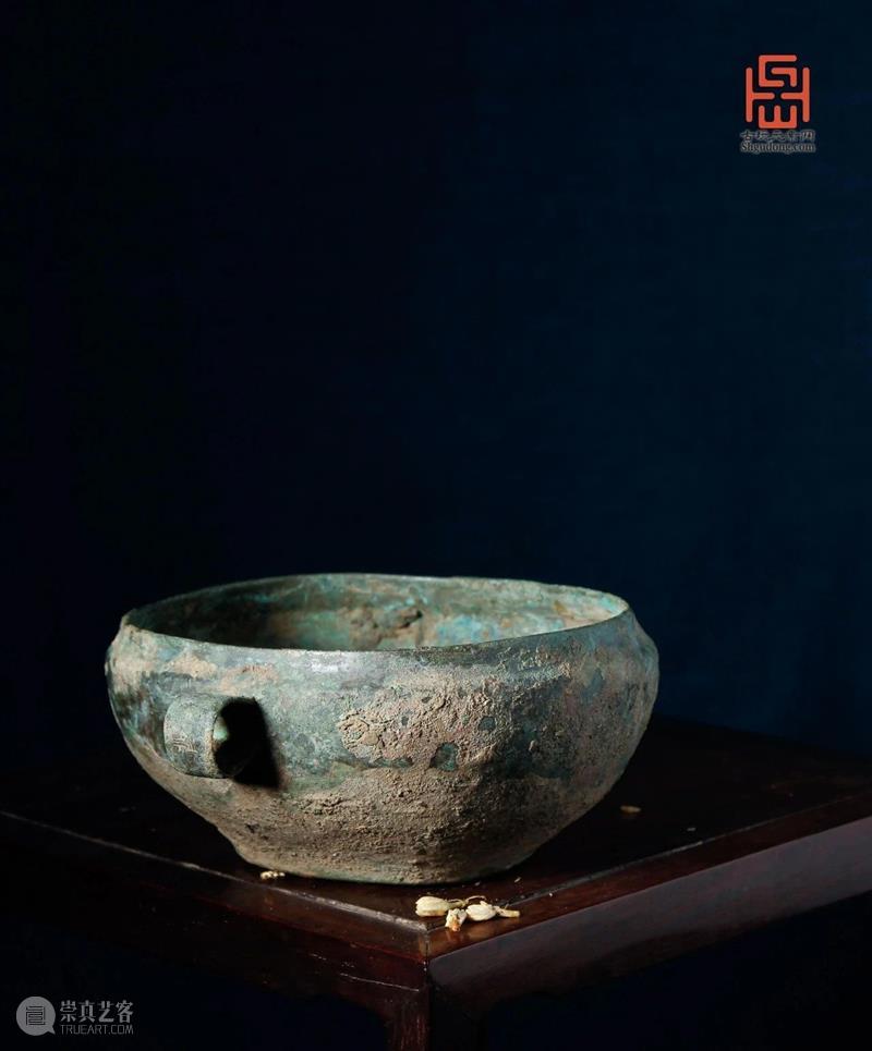 汉代青铜器  青铜器鉴赏 青铜器 汉青铜器 尺寸 口径 品相 岁月 痕迹 藏品 长方形 圆角 崇真艺客