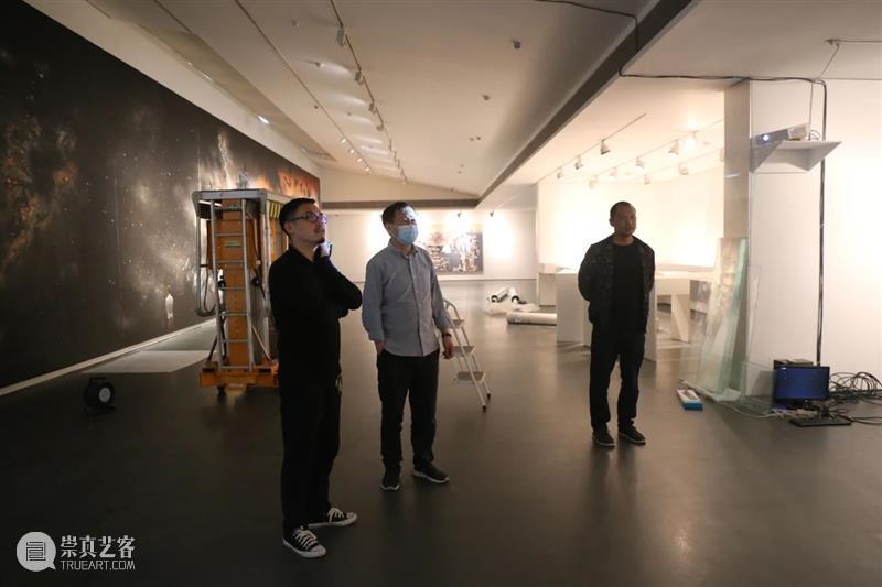 开幕倒计时1天 | “@武汉·2020”系列展览布展花絮抢先看 花絮 倒计时 武汉 系列 合美术馆 工作 小合 美术馆 楔子 傅中望 崇真艺客