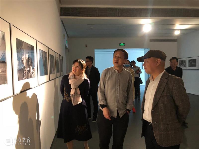 开幕倒计时1天 | “@武汉·2020”系列展览布展花絮抢先看 花絮 倒计时 武汉 系列 合美术馆 工作 小合 美术馆 楔子 傅中望 崇真艺客