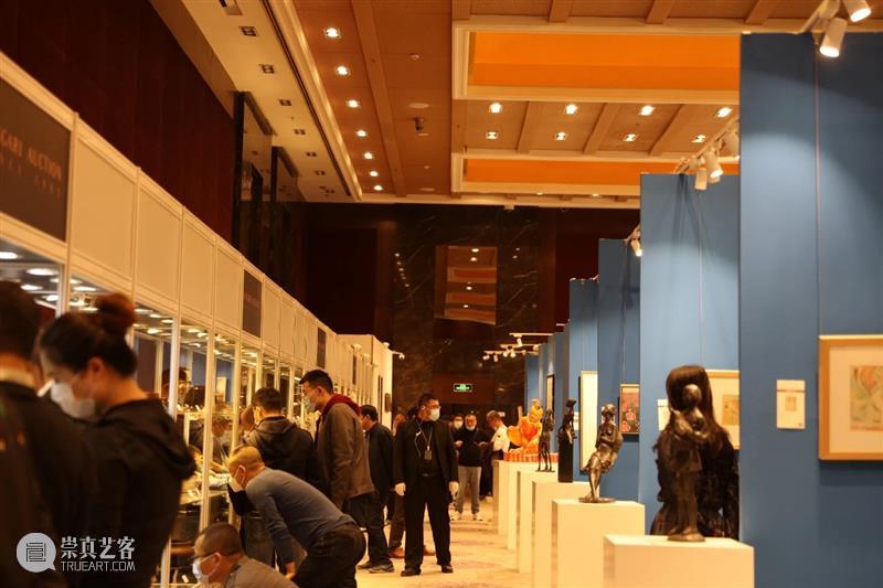 中贸圣佳25周年春拍预展圆满落幕,明日正式举槌! 预展 拍卖会 Sungari Anniversary Auction Preview 地点 北京千禧大酒店 北京市朝阳区东 三环 崇真艺客