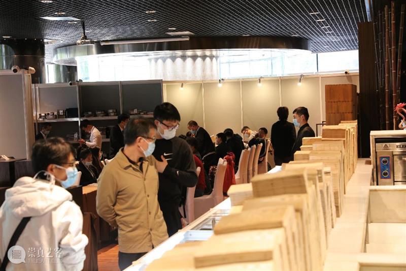 中贸圣佳25周年春拍预展圆满落幕,明日正式举槌! 预展 拍卖会 Sungari Anniversary Auction Preview 地点 北京千禧大酒店 北京市朝阳区东 三环 崇真艺客