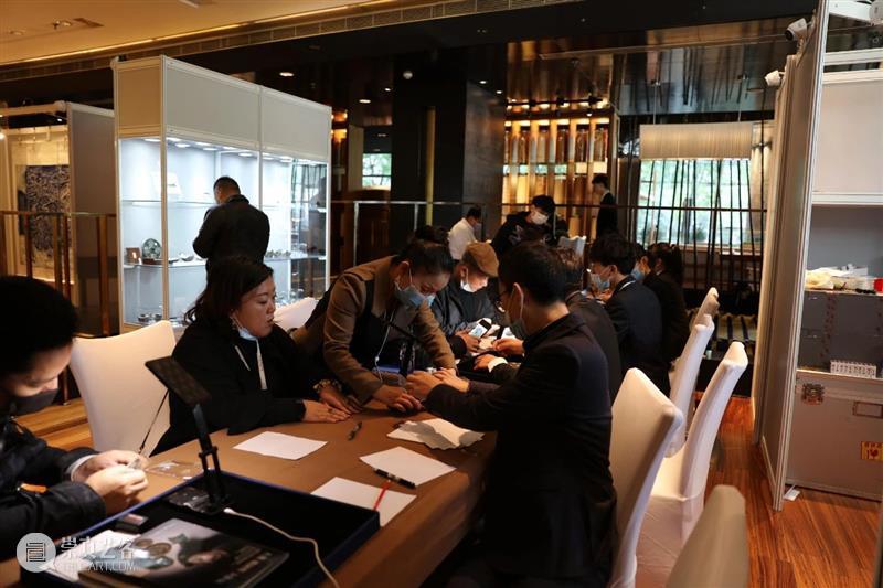 中贸圣佳25周年春拍预展圆满落幕,明日正式举槌! 预展 拍卖会 Sungari Anniversary Auction Preview 地点 北京千禧大酒店 北京市朝阳区东 三环 崇真艺客