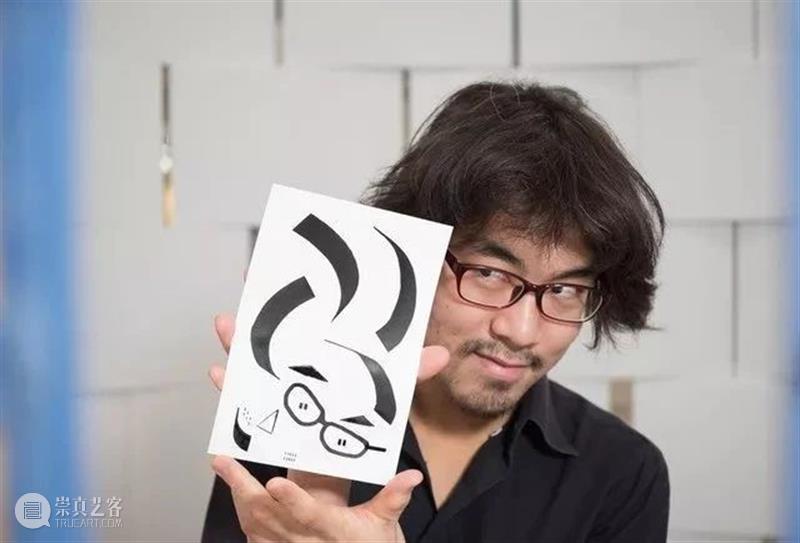 太神奇啦!这个“自动售画机”里藏着毕加索,3分钟就能看到抽象派的自己! 毕加索 画机 抽象派 小时候 好朋友 机器 相框 经历 大头贴 历史 崇真艺客