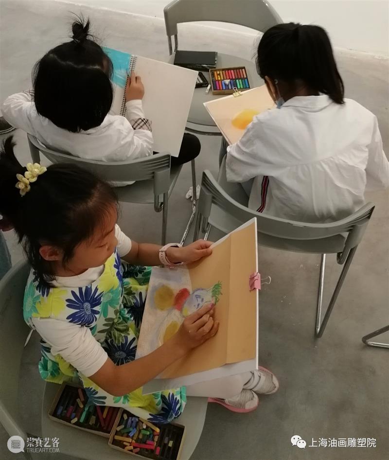 【上海油雕院 l 公共教育】“追寻”玩趣色粉画活动在上海油画雕塑院美术馆举行 上海油画雕塑院美术馆 玩趣色粉画 上海 上方 上海油画雕塑院 活动 资讯 手艺 学堂 上海油画雕塑院美术馆公共教育部门 崇真艺客