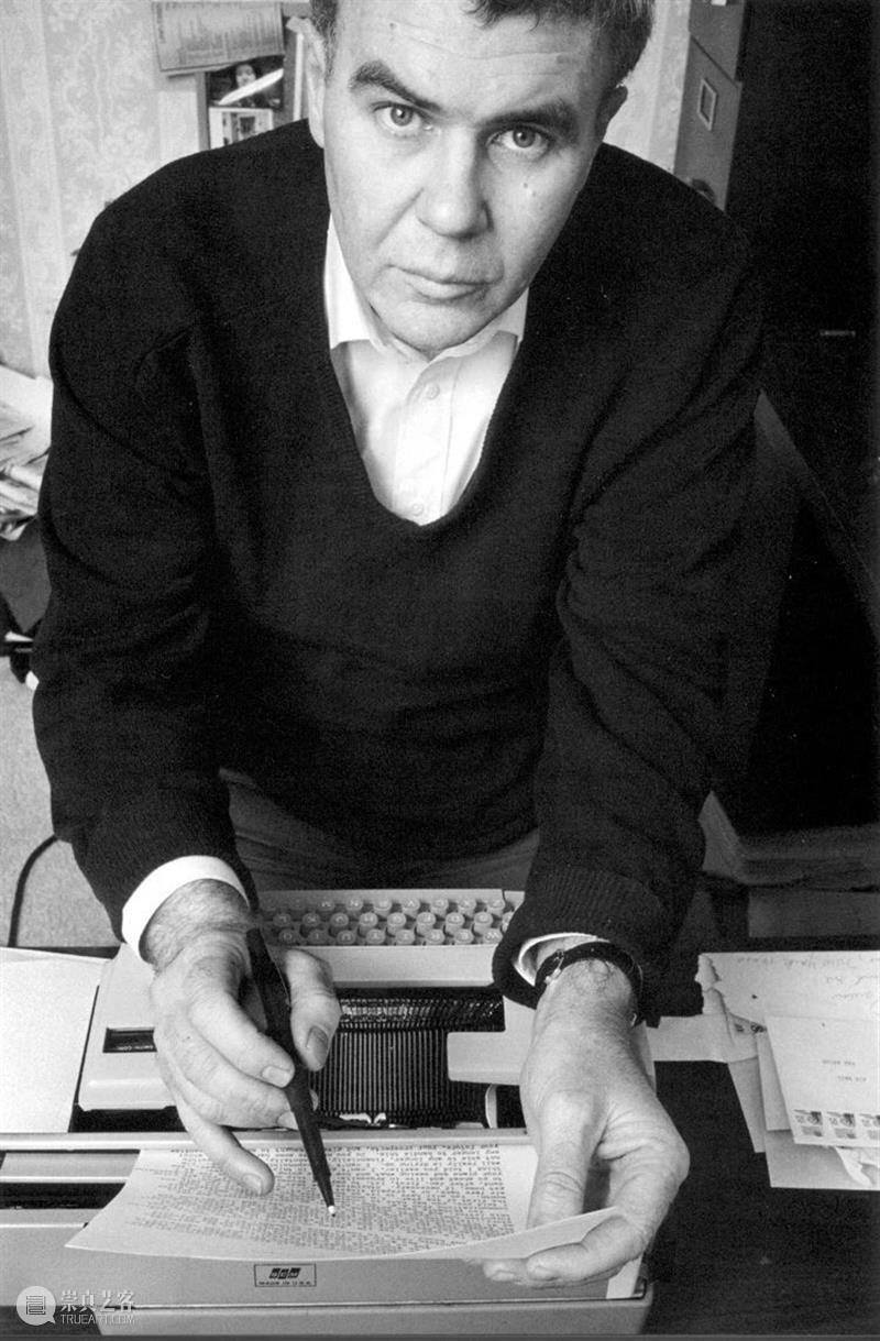 HOW夜读|Vol.15 雷蒙德·卡佛:《需要时,就给我电话》 HOW 雷蒙德·卡佛 需要时,就给我电话 昊美术馆 系列 书籍 诗歌 电影 段落 艺术 崇真艺客