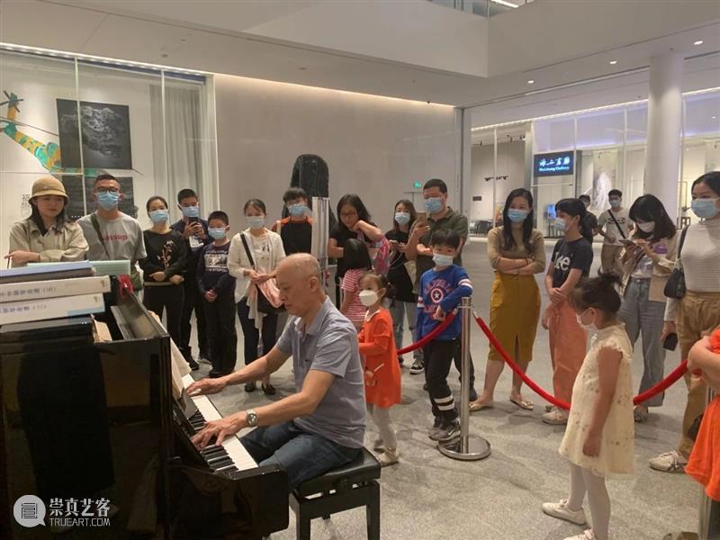 艺趣 | “你的” 钢琴弹奏季 钢琴 艺趣 弹奏季 海上世界文化艺术中心 音乐 爱好者 乐章 网络 红人 爷爷 崇真艺客