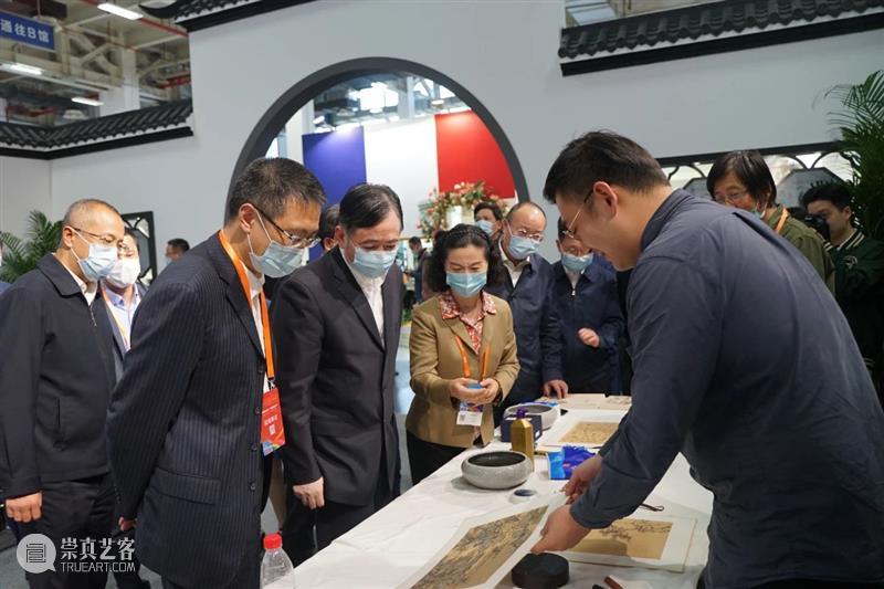 中共杭州市委副书记、市长刘忻莅临文博会西泠印社展馆 中共杭州市委 副书记 市长 刘忻 西泠印社 展馆 文博会 杭州文博会 中共杭州市委常委 部长 崇真艺客