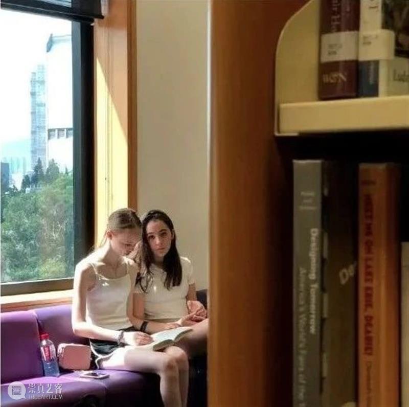 READ IT ANYTIME｜阅读照亮世界 世界 READ read anytime Reader feng 阅读者 WORLD简枫 世界的阅读者 作者 崇真艺客