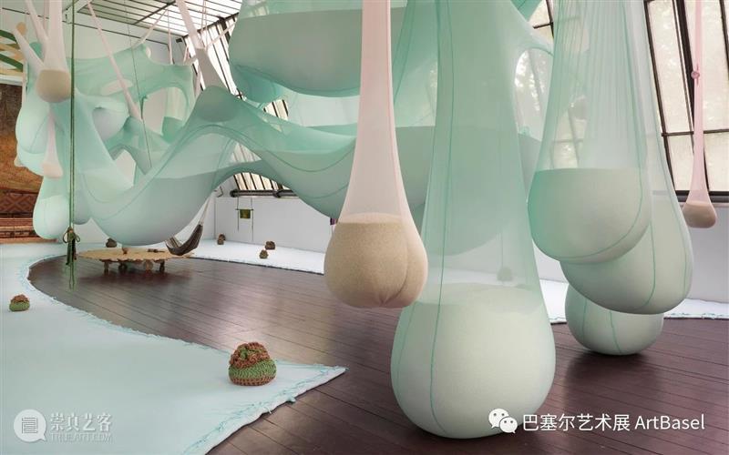 巴西艺术家Ernesto Neto“自带香气”的雕塑作品 艺术家 巴西 雕塑 作品 香气 Ernesto 埃内斯托·内托 图片 Hetzler 艺廊 崇真艺客