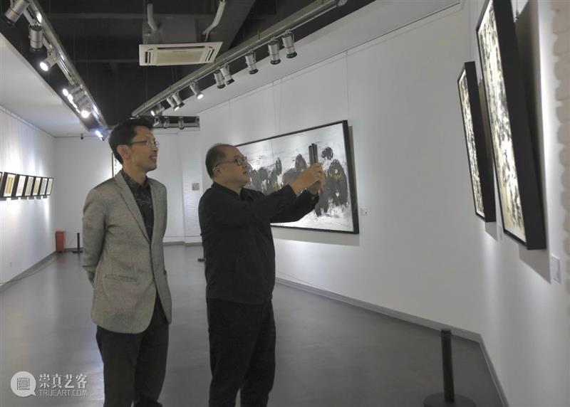 “王琨·牛”艺术作品展亮相凤凰艺都美术馆 王琨 艺术 作品展 凤凰艺都美术馆 凤凰 艺都美术馆 中共无锡市委宣传部 无锡市 文化 广电 崇真艺客