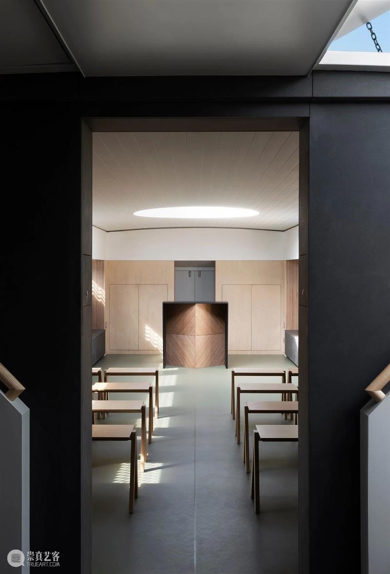 伦敦船体教堂，风琴式伸缩屋面 / Denizen Works 伦敦 教堂 船体 风琴式 屋面 教区 屋顶 宽梁狭船 创世纪 Genesis 崇真艺客