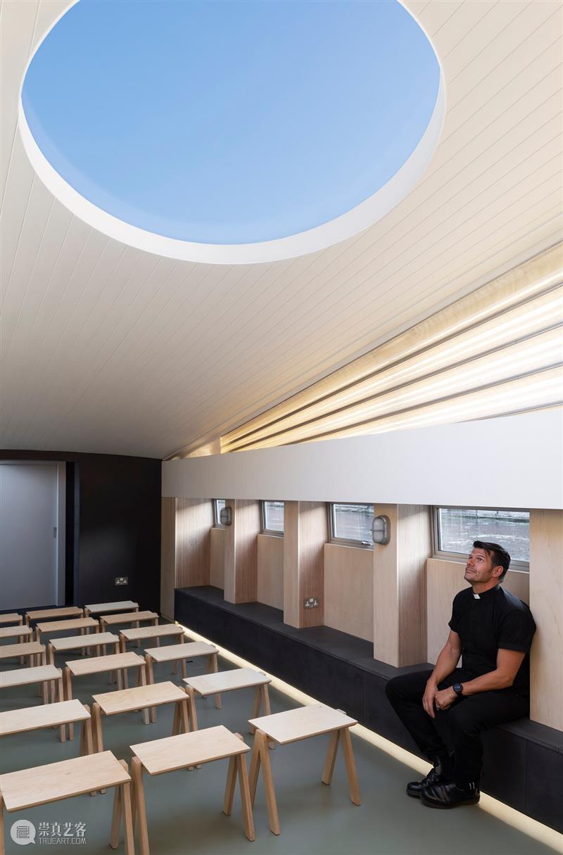 伦敦船体教堂，风琴式伸缩屋面 / Denizen Works 伦敦 教堂 船体 风琴式 屋面 教区 屋顶 宽梁狭船 创世纪 Genesis 崇真艺客