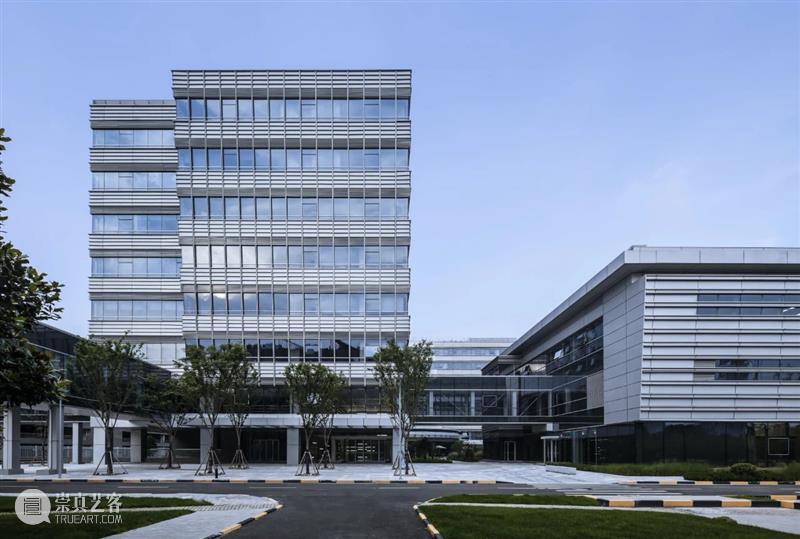 ​上汽大众汽车有限公司技术管理中心二期 / B+H Architects 上汽大众汽车有限公司 技术 中心 胡义杰 上海市 嘉定区 于田工业园区 员工 空间 会议室 崇真艺客
