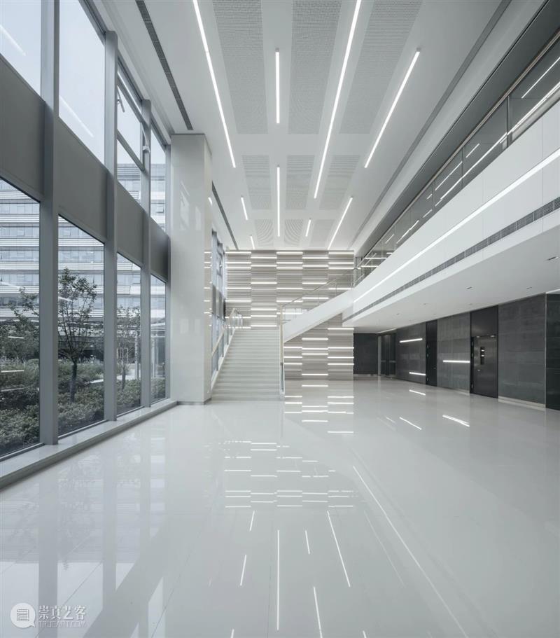 ​上汽大众汽车有限公司技术管理中心二期 / B+H Architects 上汽大众汽车有限公司 技术 中心 胡义杰 上海市 嘉定区 于田工业园区 员工 空间 会议室 崇真艺客