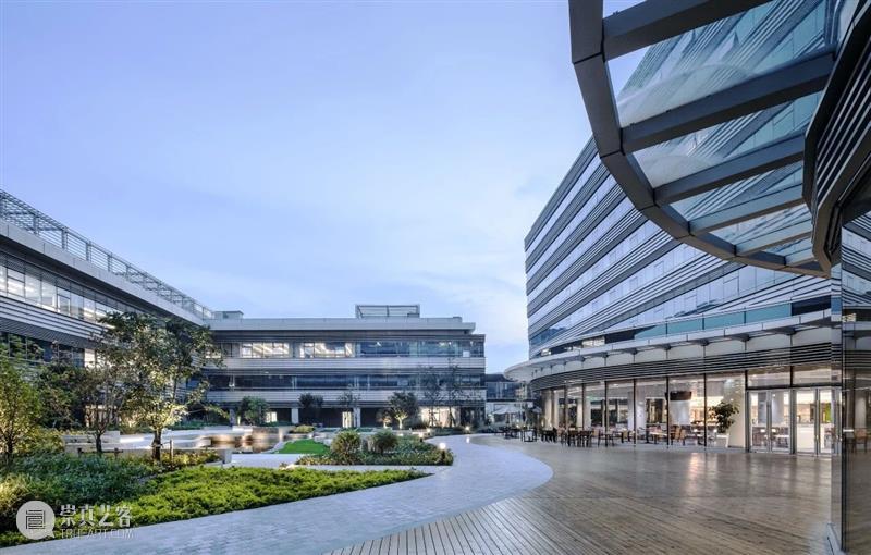 ​上汽大众汽车有限公司技术管理中心二期 / B+H Architects 上汽大众汽车有限公司 技术 中心 胡义杰 上海市 嘉定区 于田工业园区 员工 空间 会议室 崇真艺客