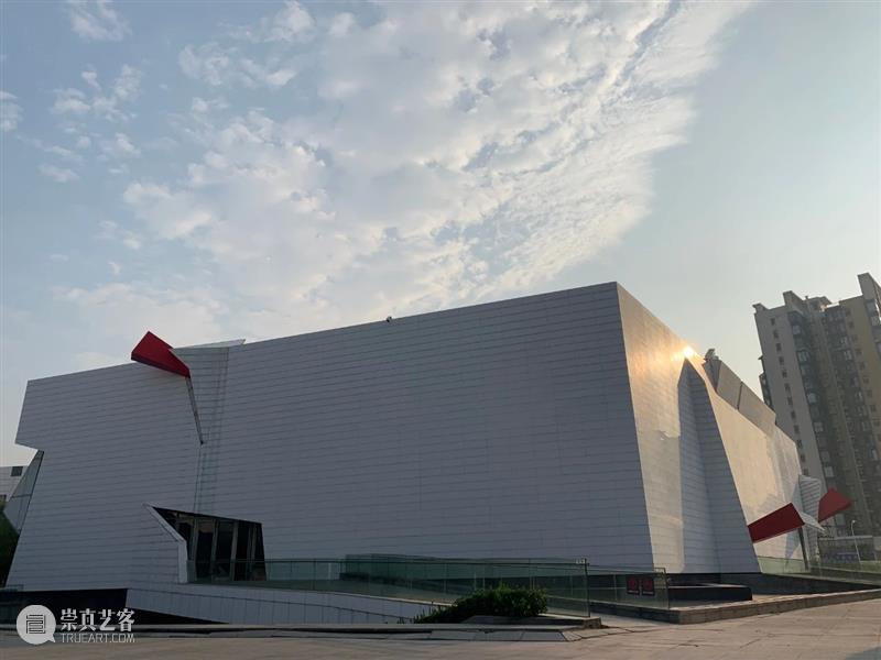 超级课堂 | 观展有感,受益良多 课堂 观展 武汉科技大学 艺术 学子 美术馆 馆内 武汉 系列 观后感 崇真艺客