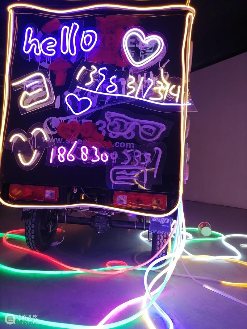 电子科技大学&四川美术学院30多位创作者联合打造“破壁——艺术与科技的共生” 电子科技大学 四川美术学院 艺术 科技 作者 作品 成果 公众 前提 方法 崇真艺客