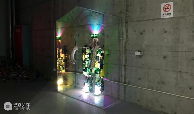电子科技大学&四川美术学院30多位创作者联合打造“破壁——艺术与科技的共生” 电子科技大学 四川美术学院 艺术 科技 作者 作品 成果 公众 前提 方法 崇真艺客