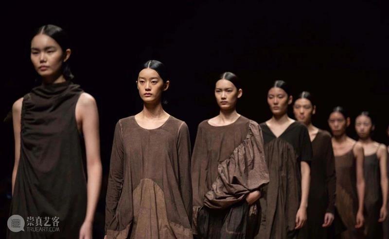 【IFA-时尚资讯】上海时装周-UMA WANGx三枪2021SS 陶子 上海 时装周 IFA 资讯 WANGx三枪2021SS 服装 肌肤 力量 王汁 UMA 崇真艺客