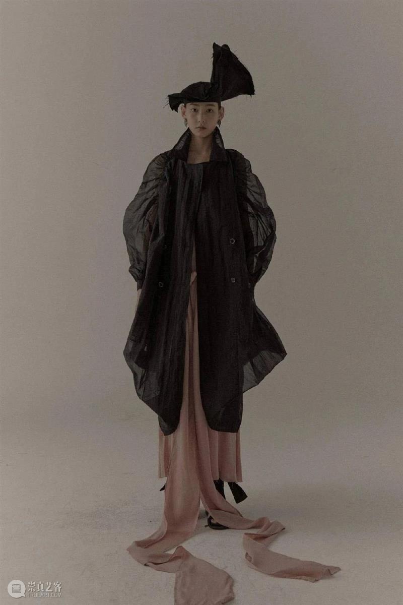 【IFA-时尚资讯】上海时装周-UMA WANGx三枪2021SS 陶子 上海 时装周 IFA 资讯 WANGx三枪2021SS 服装 肌肤 力量 王汁 UMA 崇真艺客