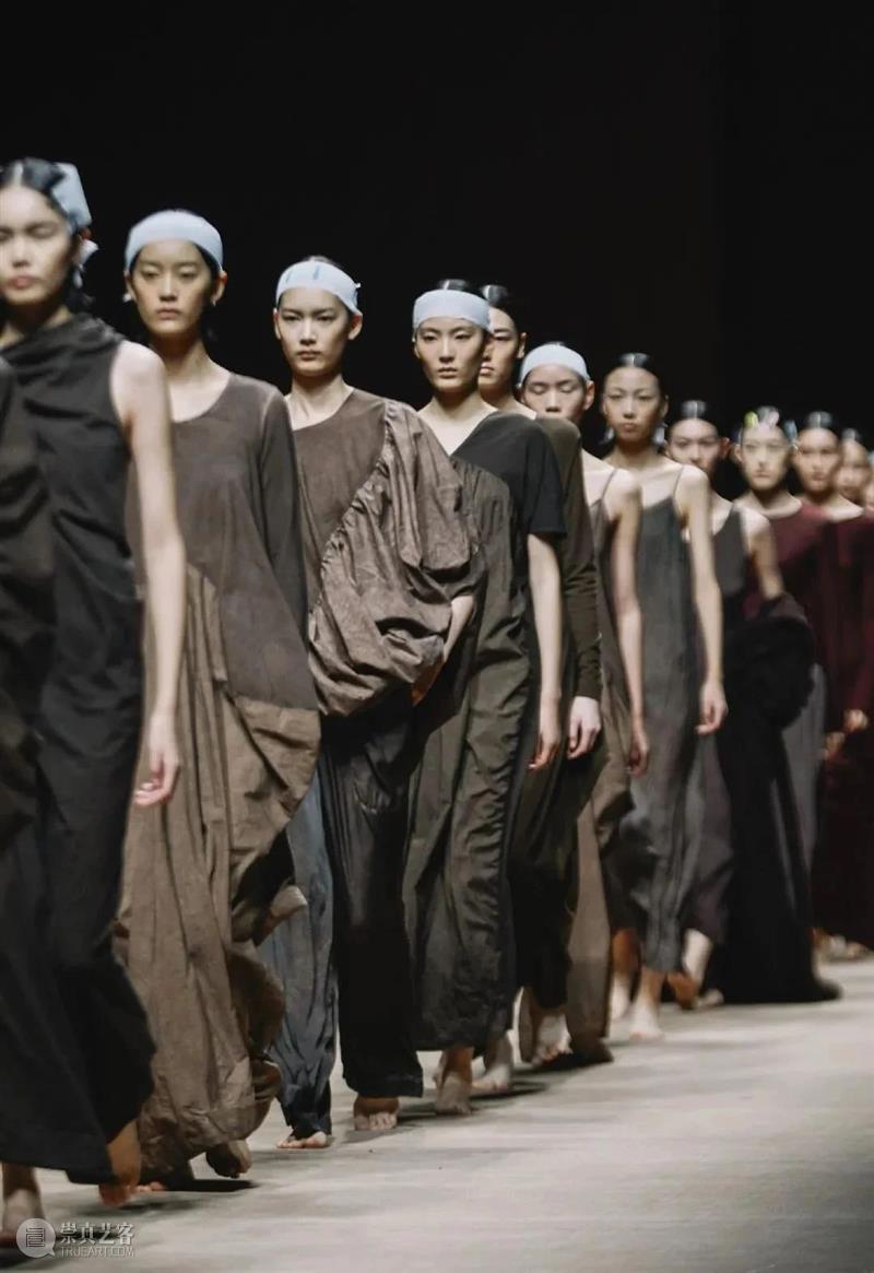 【IFA-时尚资讯】上海时装周-UMA WANGx三枪2021SS 陶子 上海 时装周 IFA 资讯 WANGx三枪2021SS 服装 肌肤 力量 王汁 UMA 崇真艺客